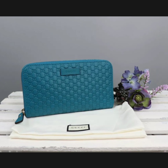 Gucci Handbags - New Gucci Guccissima wallet